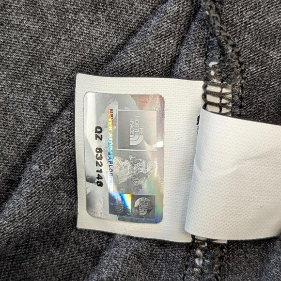 The North Face V Neck Logo Slim Fit Tee Shirt - Picture 6 of 6